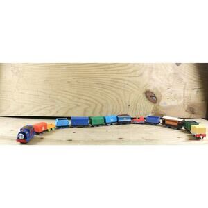 Thomas & Friends 2013 Gullane Timothy Motorized 13 Box Cars Trackmaster TOMY